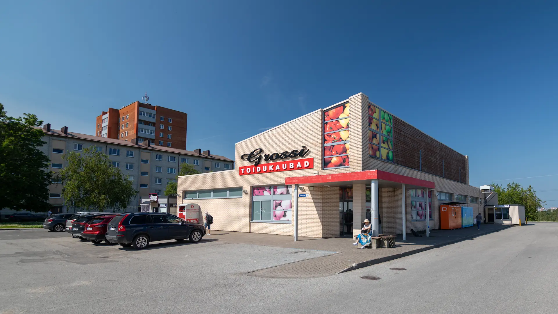 Grossi Toidukaubad — Keemikute tn 41, Maardu